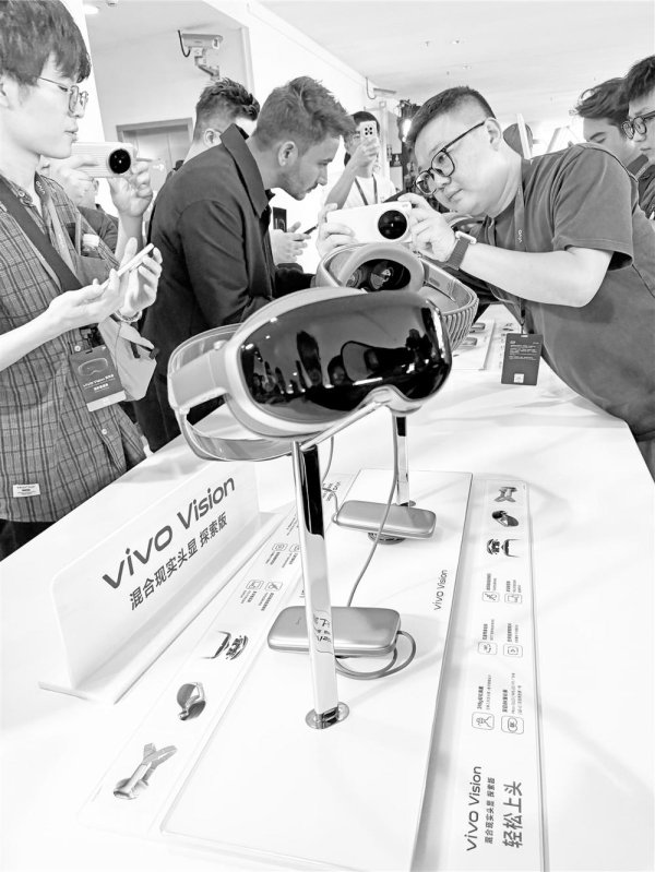 驰盈策略 手机厂商涌入新赛道竞逐人机交互下半场